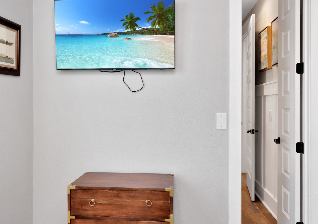 Bedroom 2 with Shared Batrhoom (1)