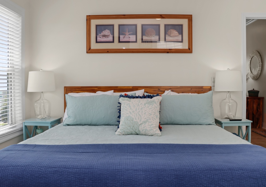 Bedroom 1 - King Bed