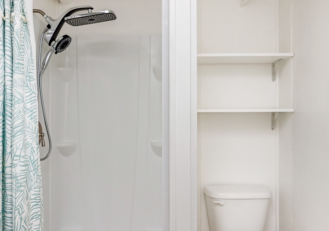 MIL Suite - Full Bathroom Shower