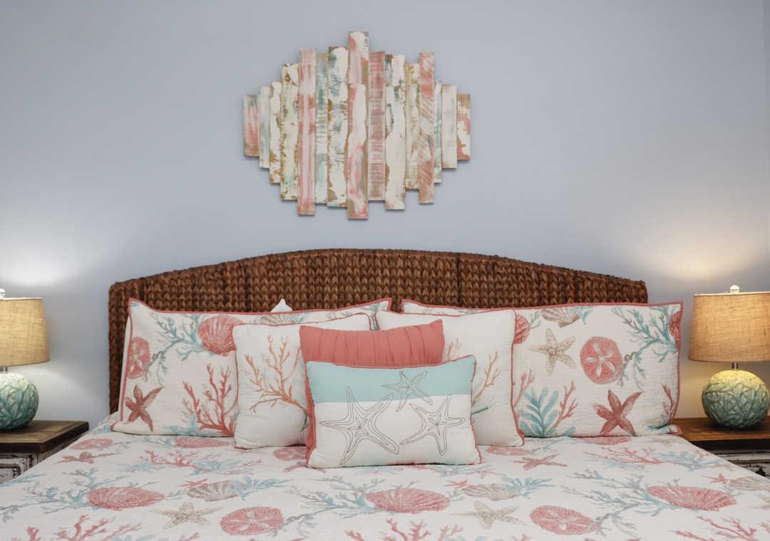 Bedroom 1 - King Bed