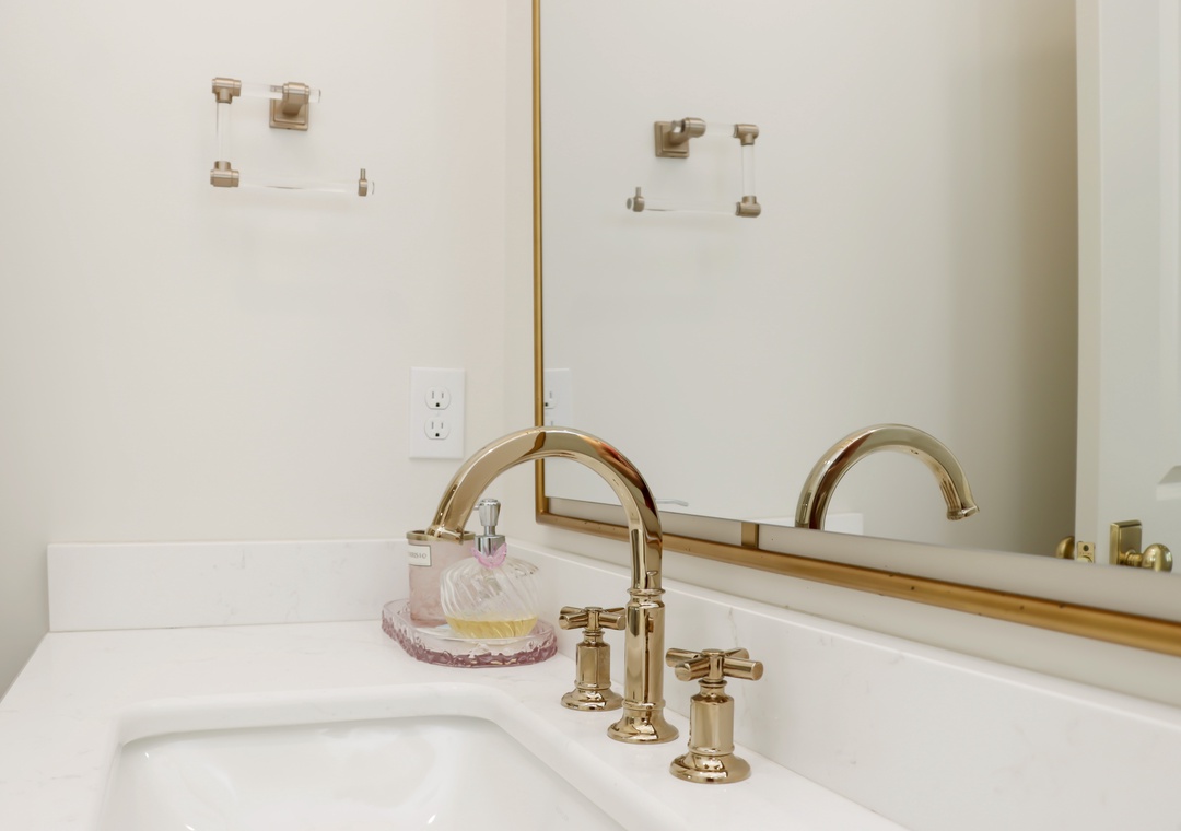 Bedroom 4 - Master Bathroom