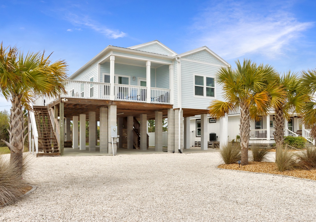 Plenty of Parking If Bringing Boat