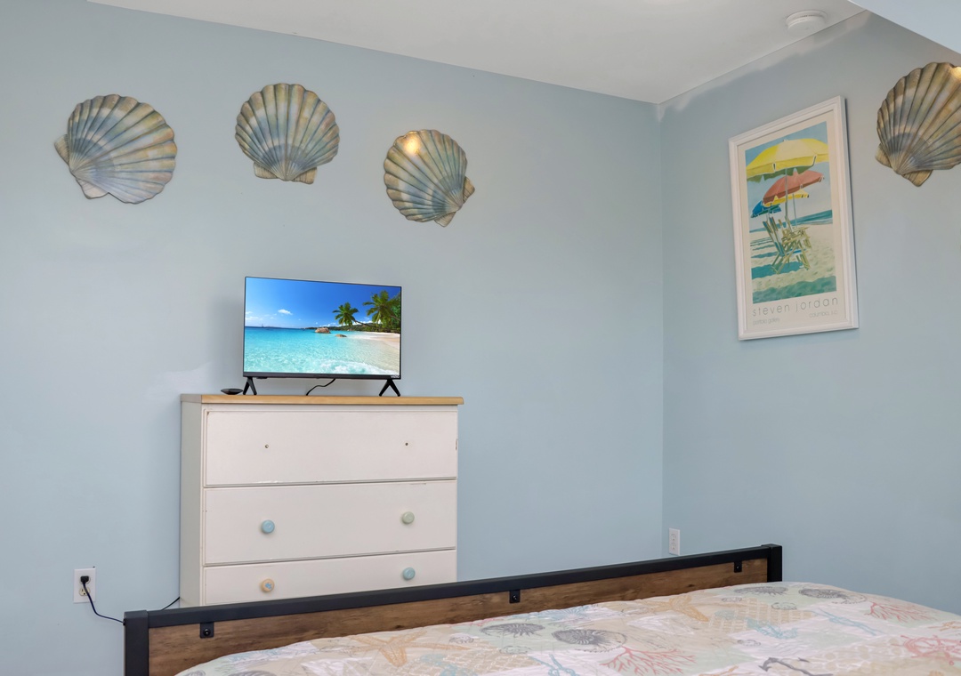 Bedroom 2 with TV