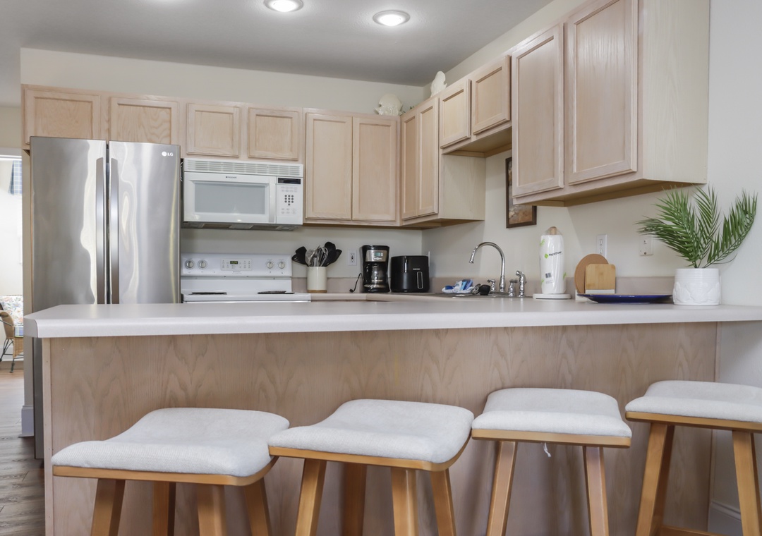 Kitchen - Bar Seating