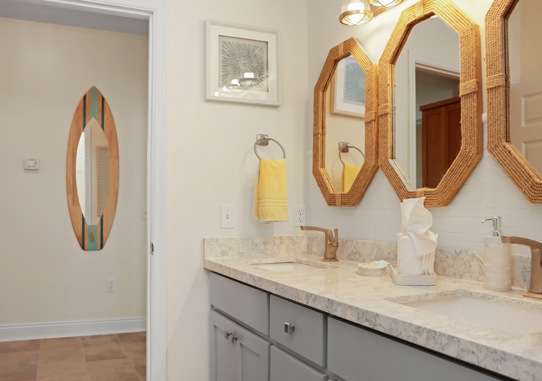 Shared Full Bathroom