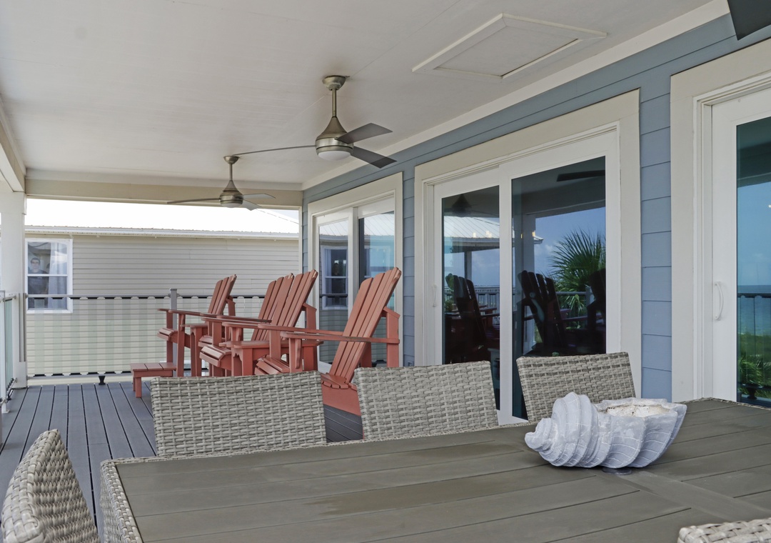 Outdoor Dining on Beach Front Deck