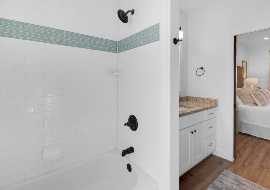 Shellfish Cottage Master Bathroom 2