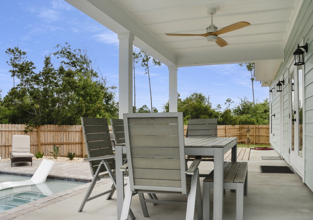 Outdoor Dining on Back Porch