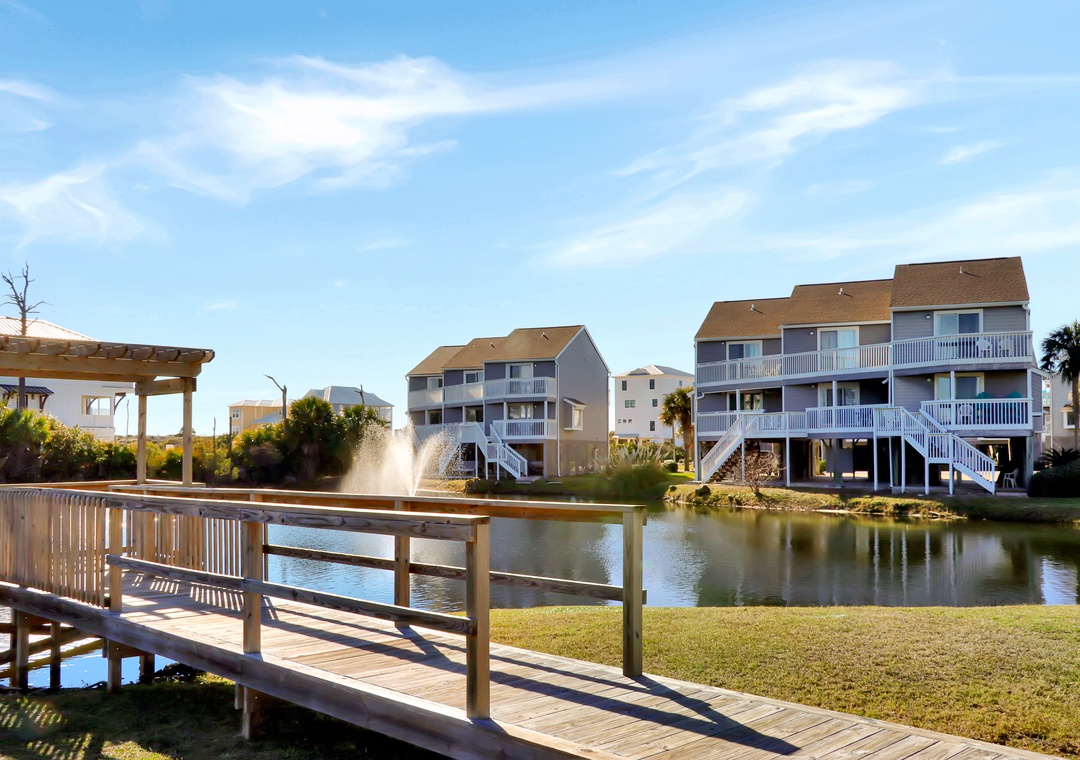 Located Right on Pond