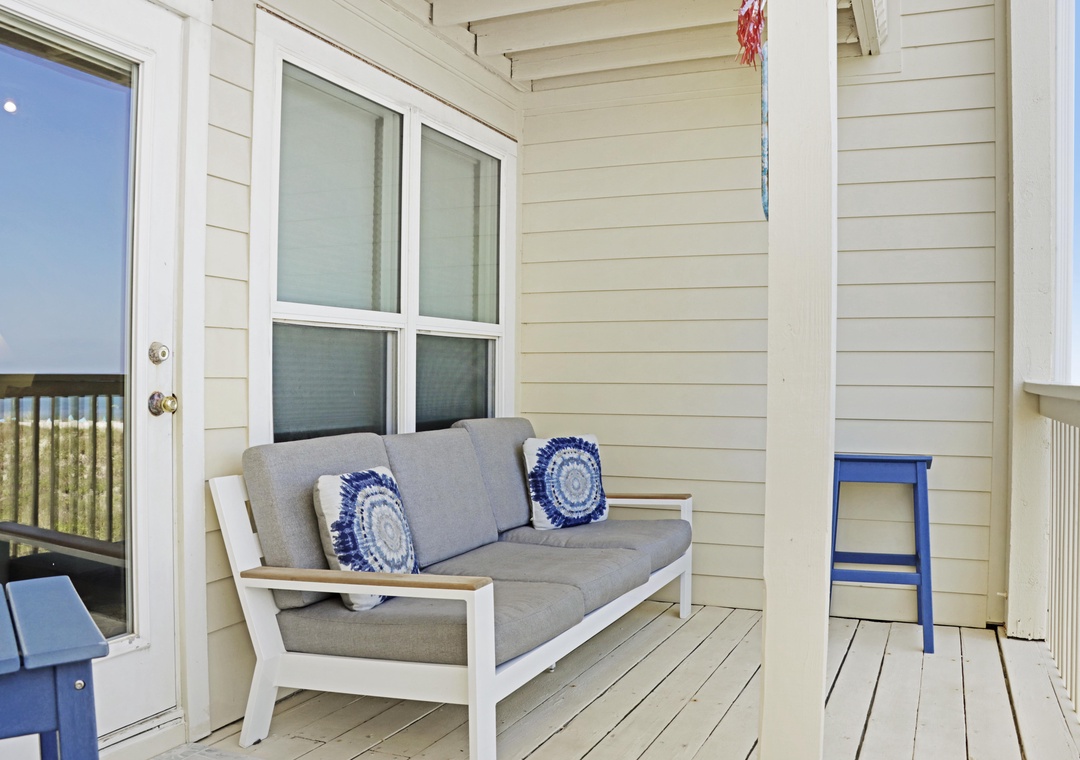 Furnished Beach Front Deck