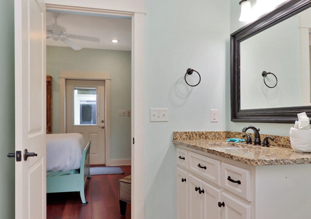 Full Bathroom in Guest Suite