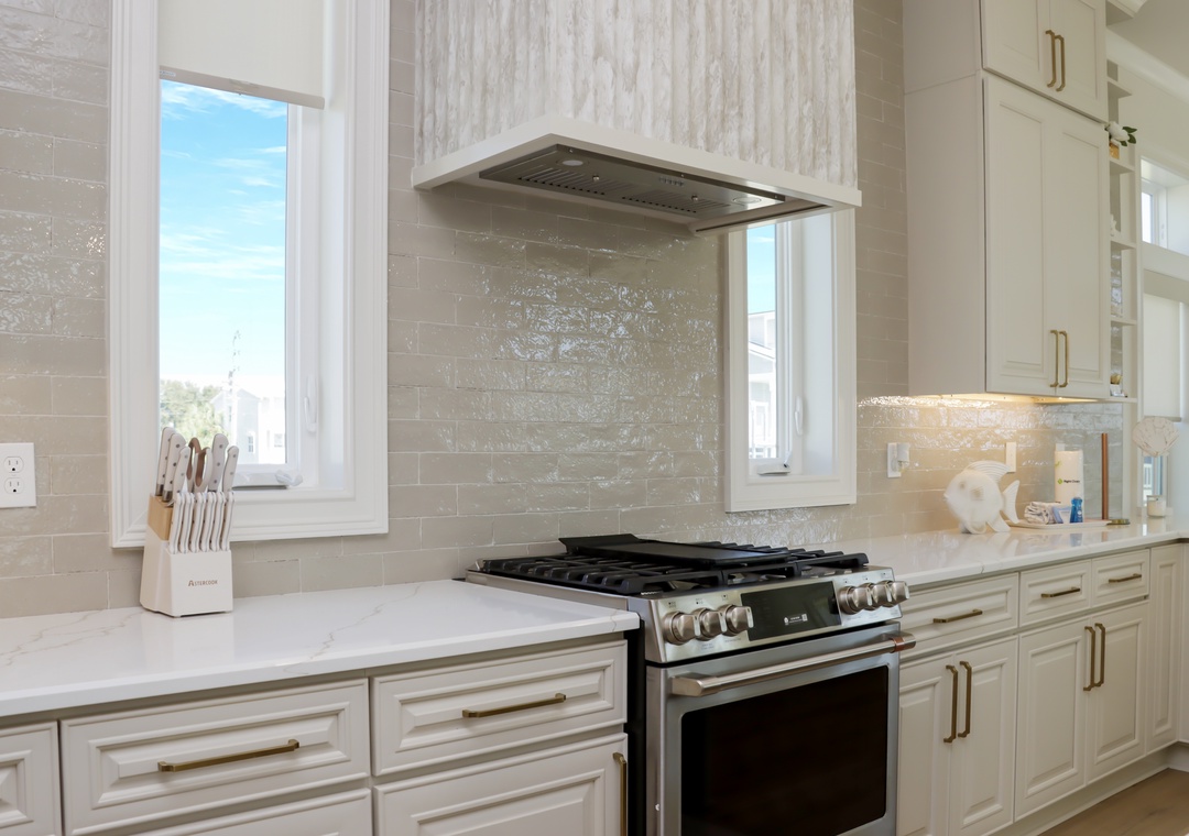 Kitchen with Gas Stovetop