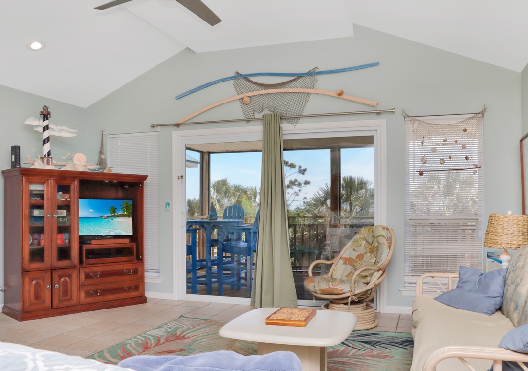 Living Room - View onto Screened Deck