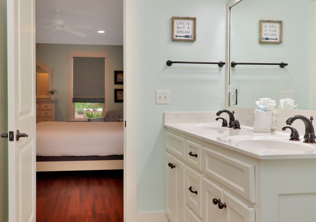 Bedroom 1 - Master Bathroom