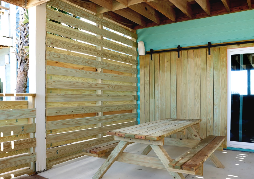 Beach Front Patio - Outdoor Dining