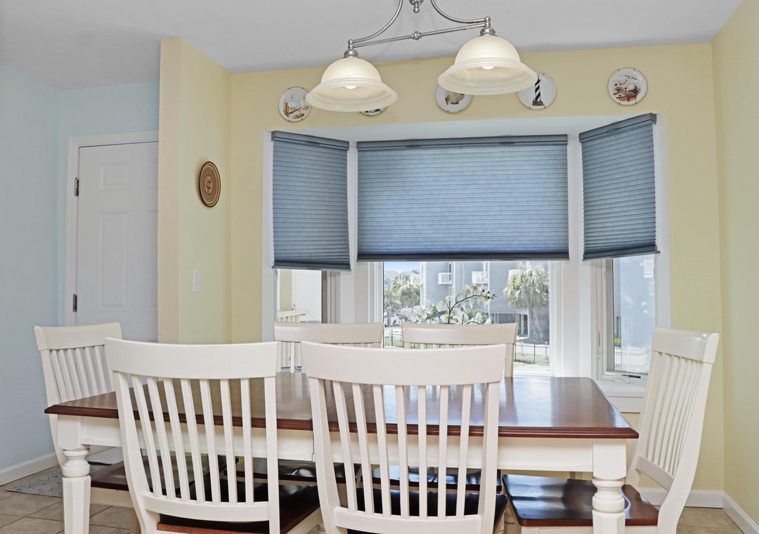 Dining Area (1)
