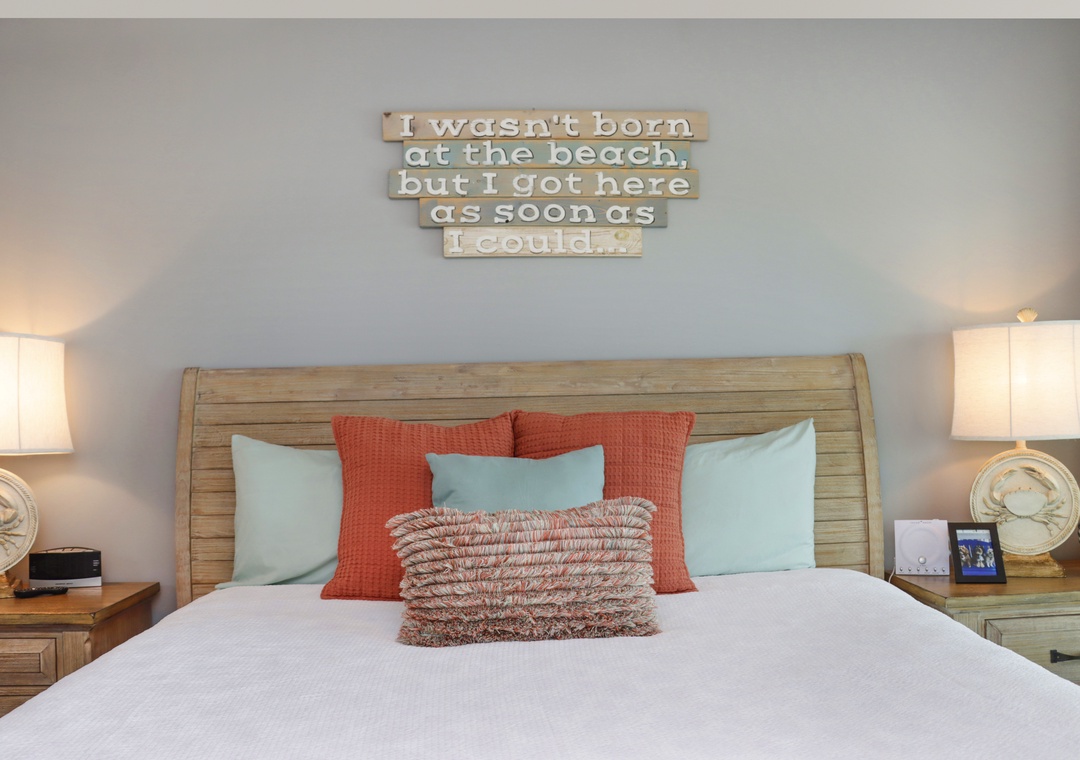 Bedroom 1 - King Bed