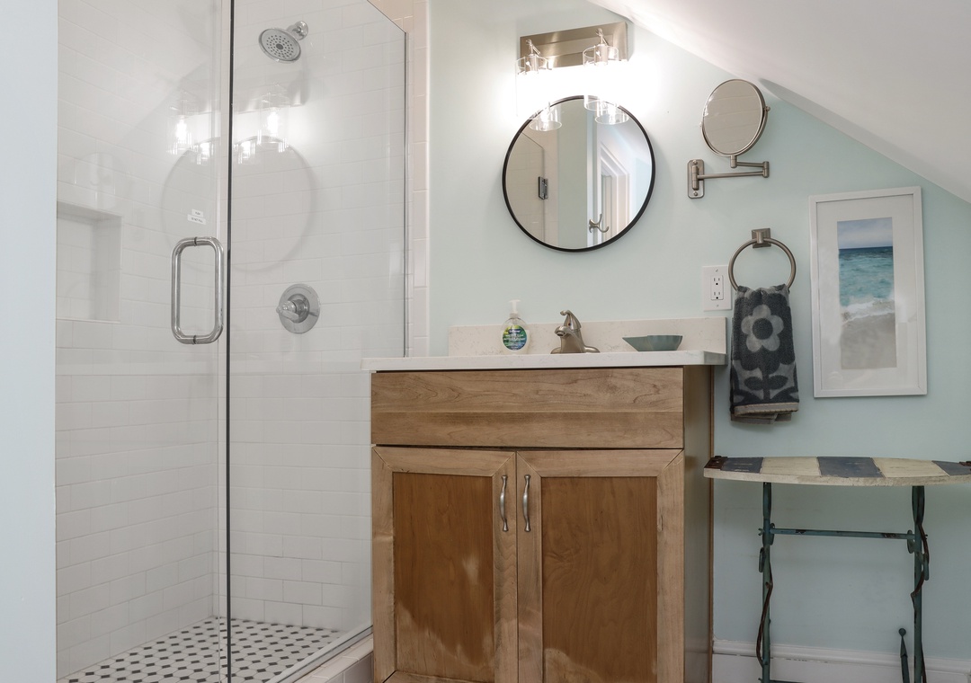 Upstairs Full Bathroom with Shower