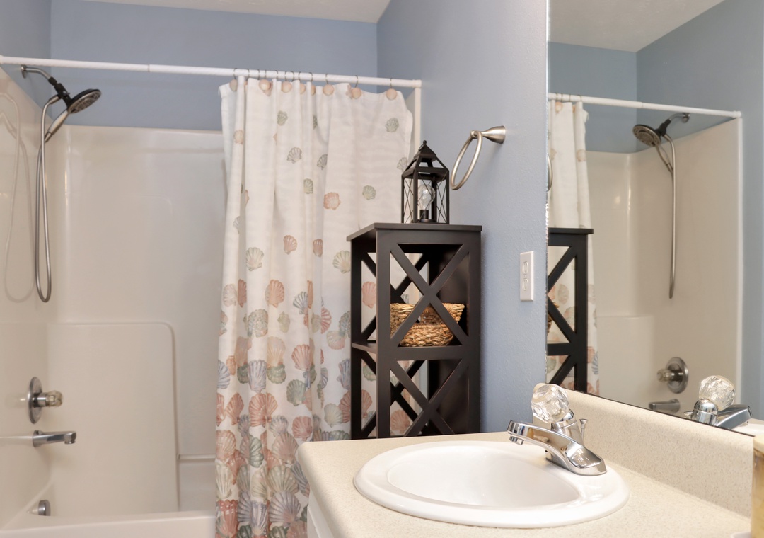 Bedroom 3 - Full Bathroom Shower