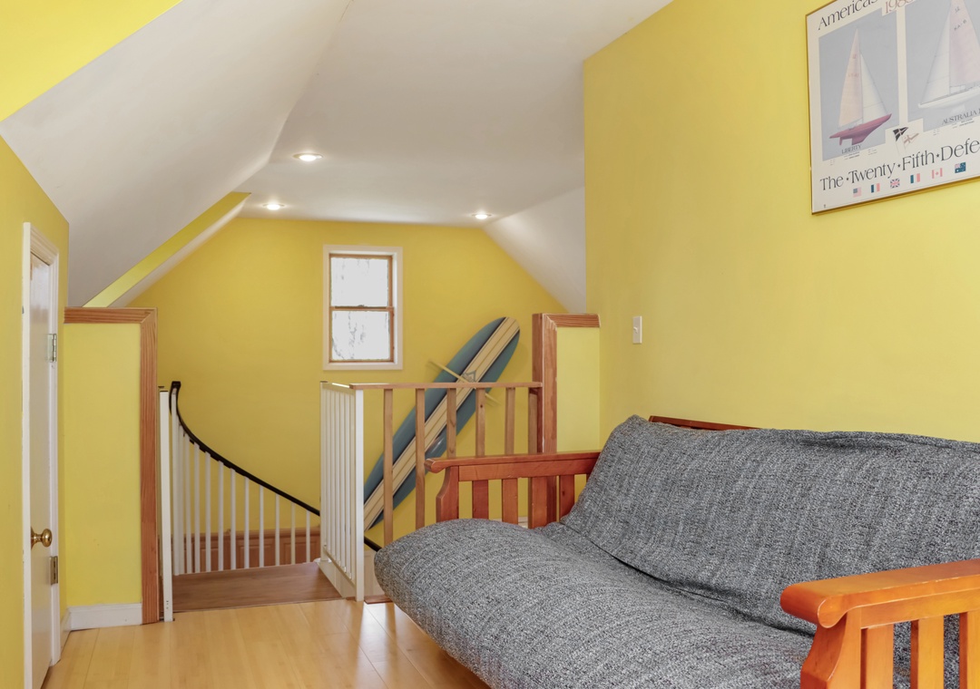 Sleeping Loft with Futon