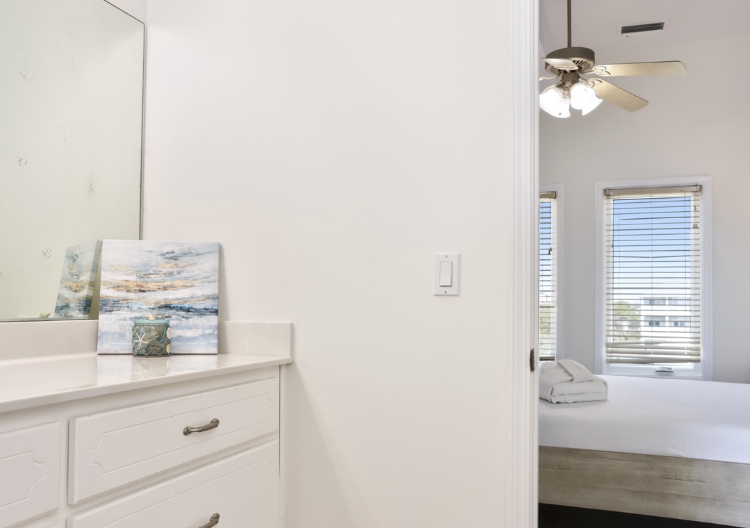Bedroom 3 - Full Bathroom View