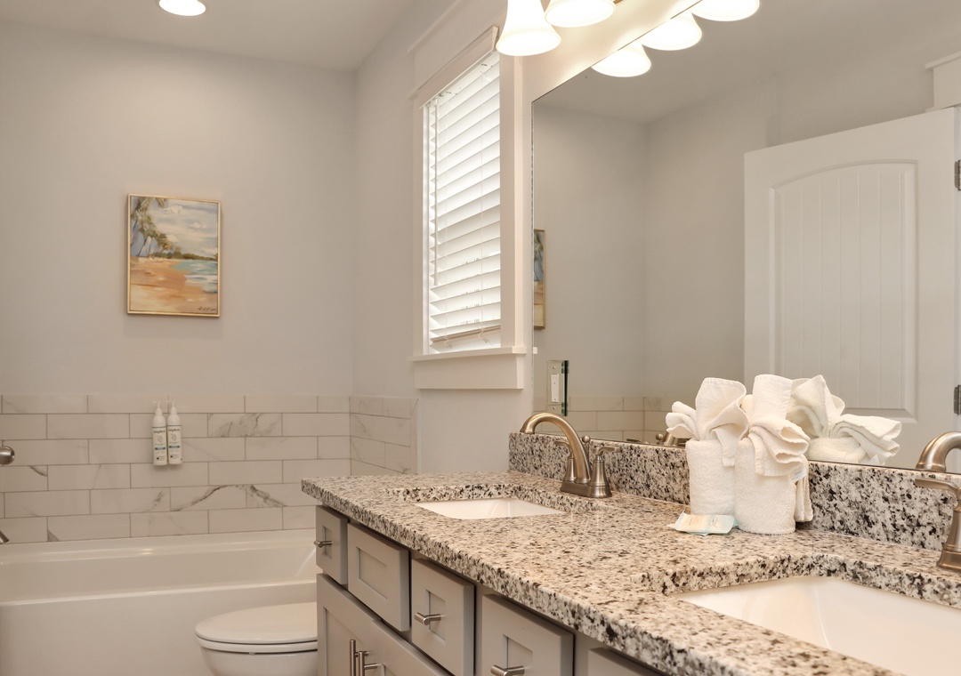 Bedroom 5 - Master Bathroom