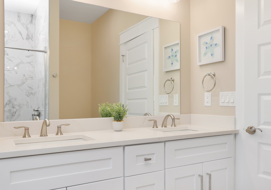 Bedroom 1 - Bathroom