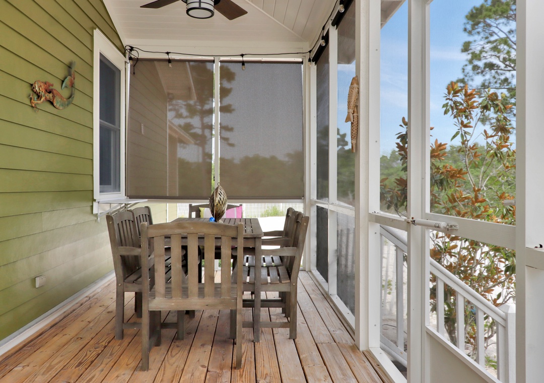 Screened Porch - Outdoor Dining