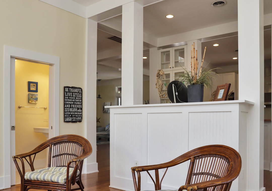 Sitting Area, Full Bathroom and Kitchen