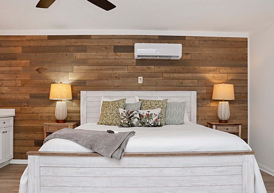 Ground Floor Master Bedroom - King Bed