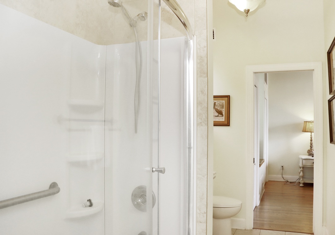 Full Bathroom Shower Between Bedroom 1 and 2