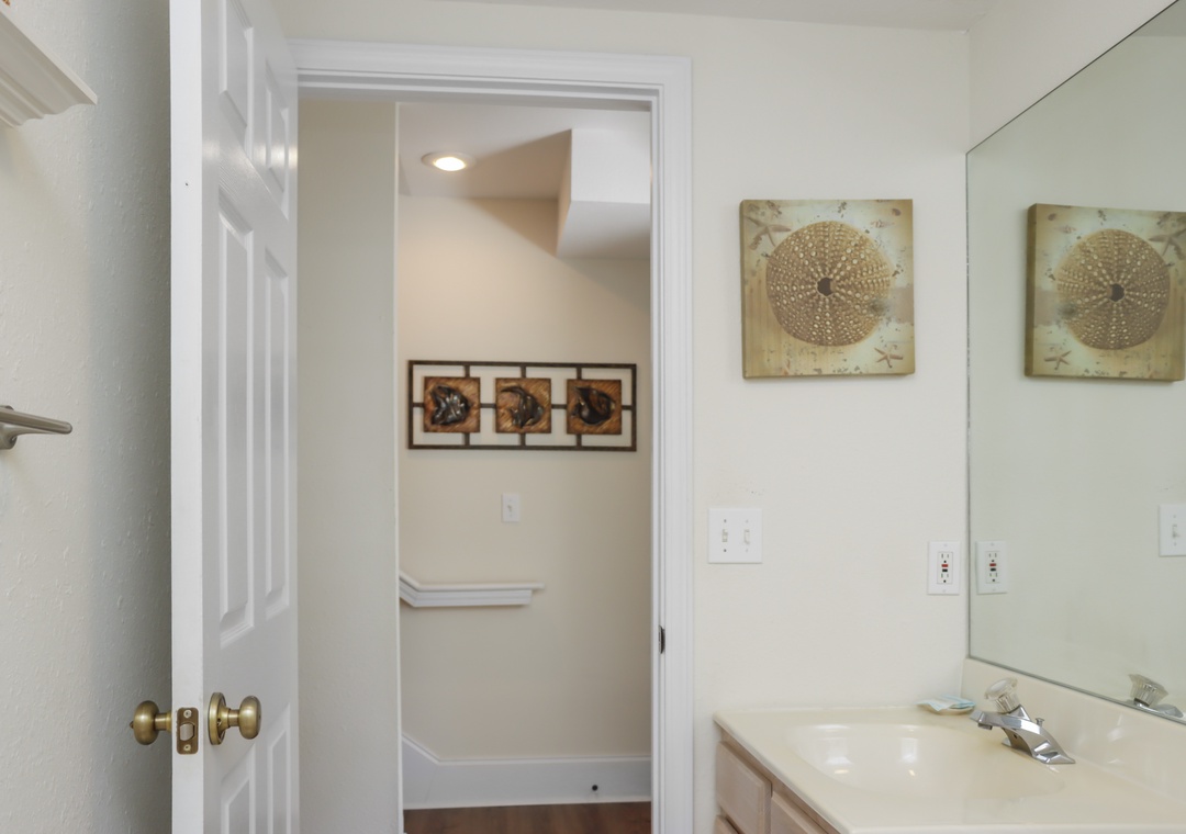 Full Bathroom - First Floor