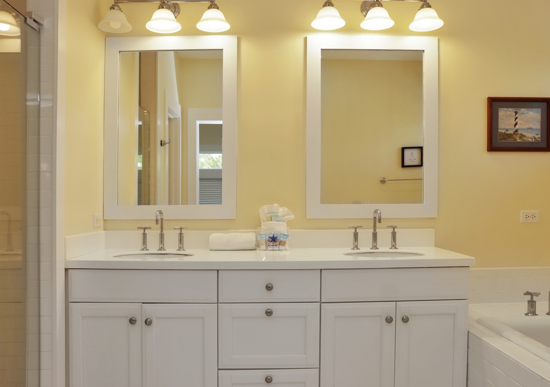 Bedroom 3 - Master Bathroom with Tub and Shower