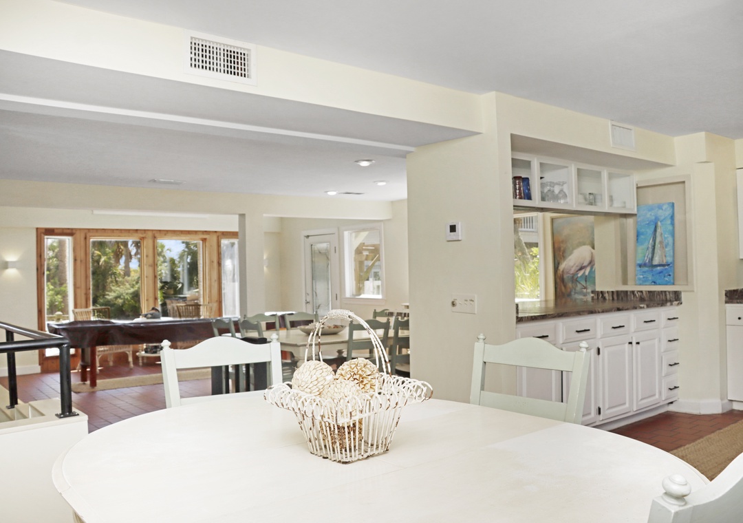Multiple Dining Areas