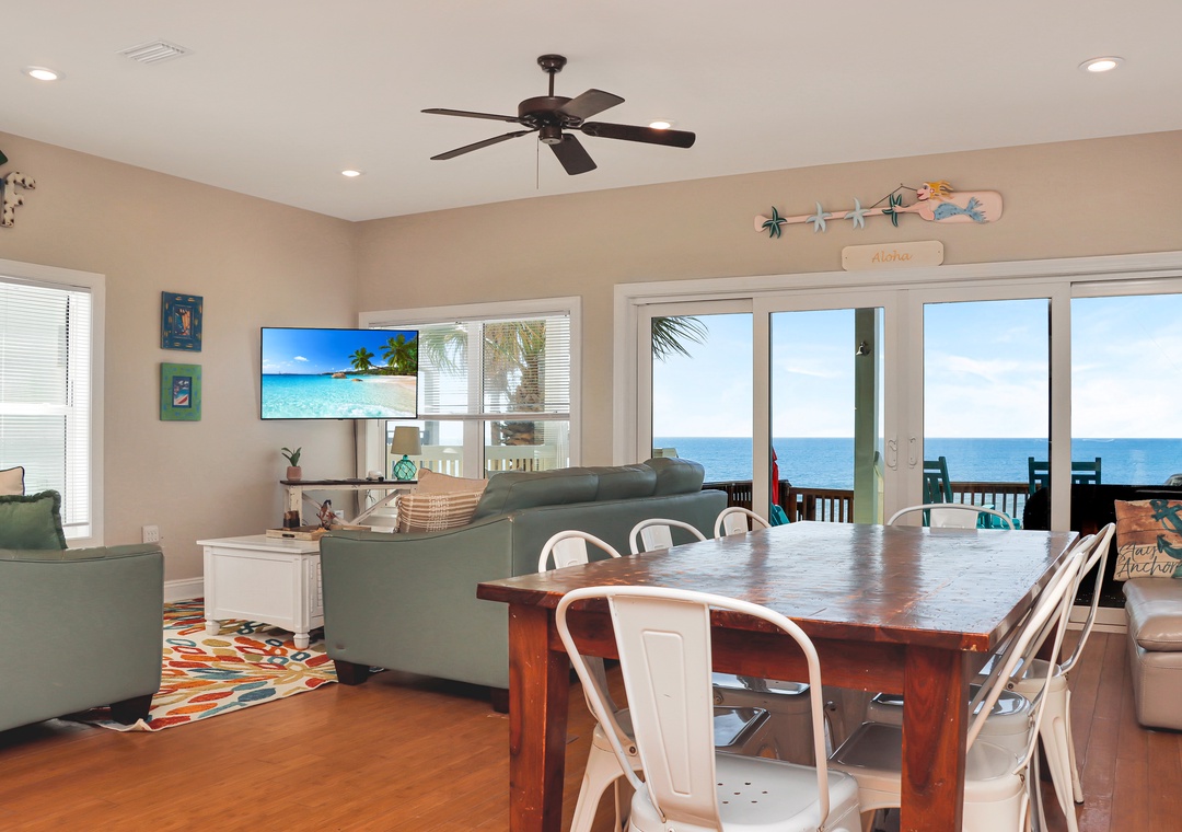 Beach Front Dining and Living Area