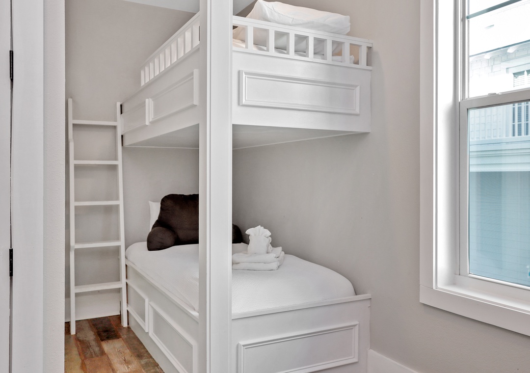 Bedroom 2 - Twin Bunk Room