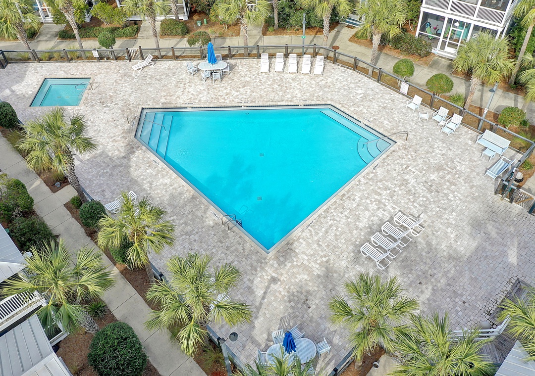 Community pool