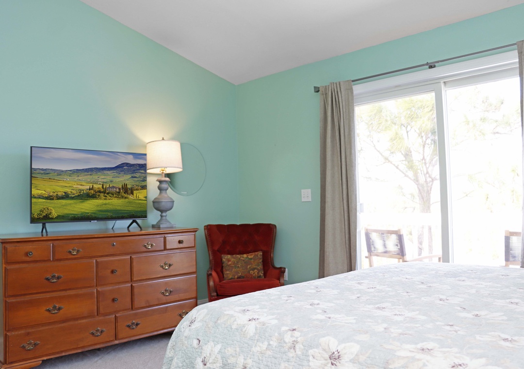Bedroom 2 with TV and Deck