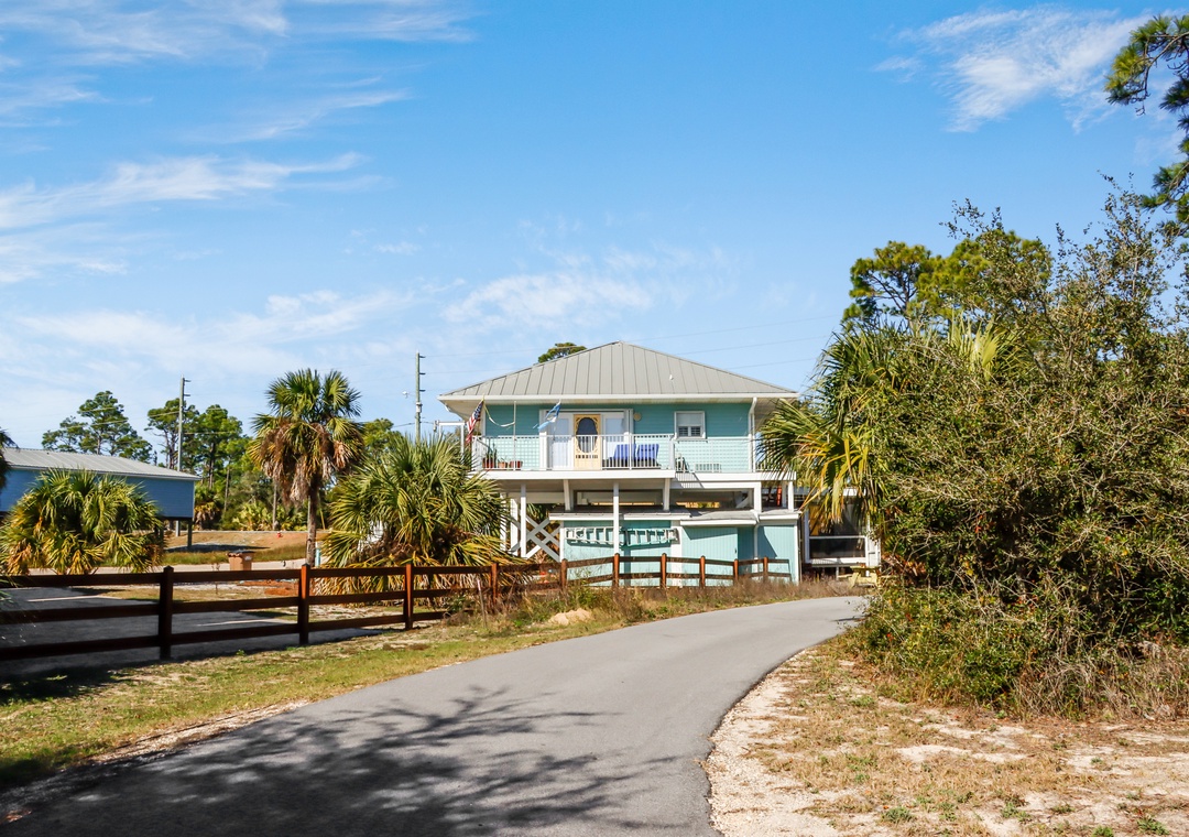 Blue Crab Beach Cottage - Beachside Exterior