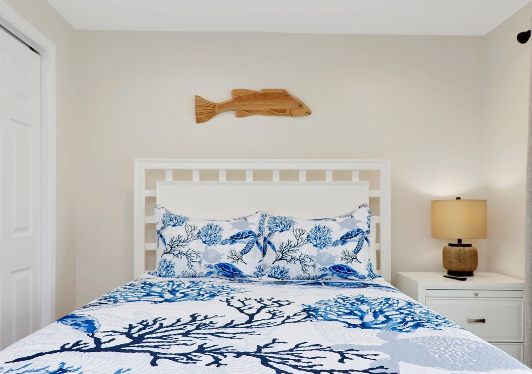 Bedroom 2 - Queen Bed