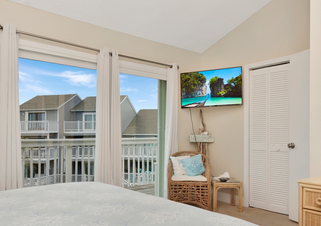 Bedroom 1 with Gulf View Deck and TV