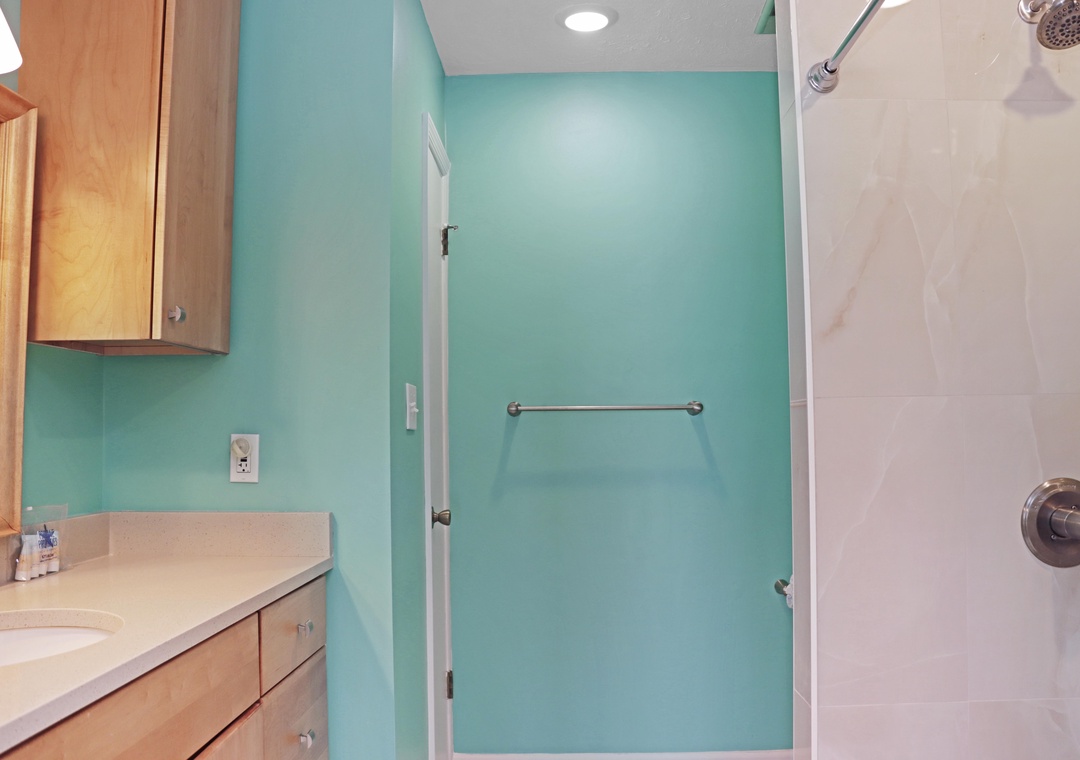 Bedroom 3 - Master Bathroom with Shower