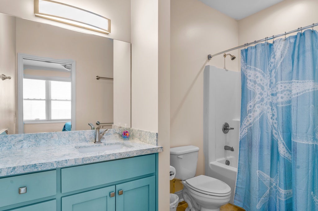 Primary Bathroom 2 with tub/shower combo
