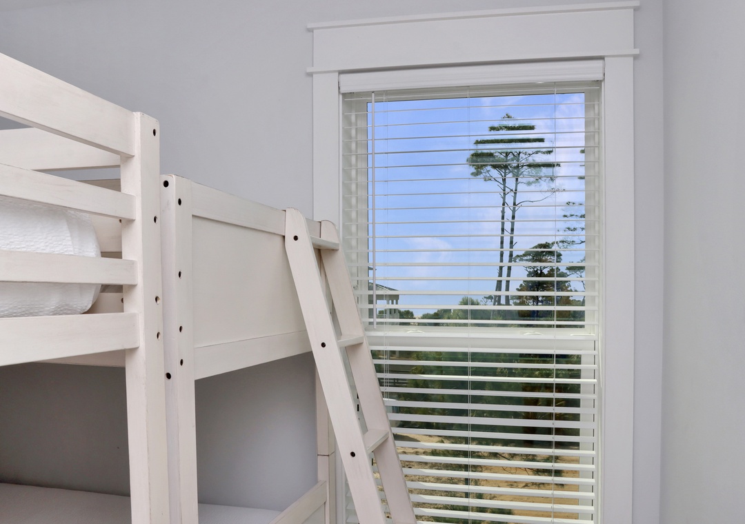 Bedroom 3 - Beach View