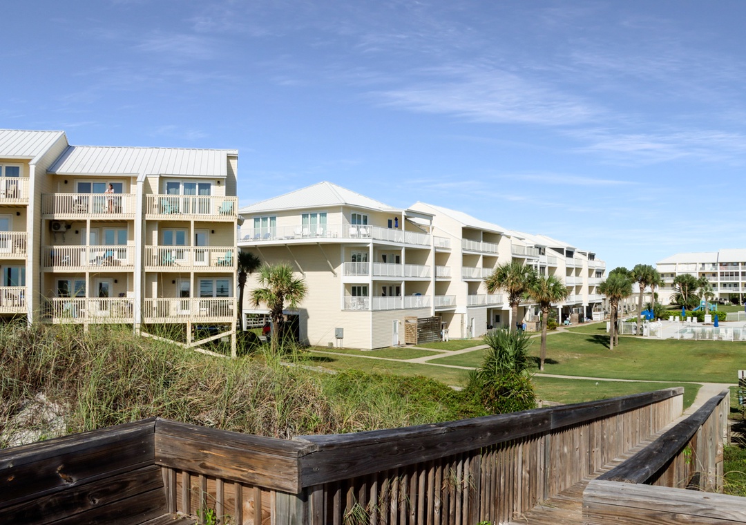 End Unit Close to Boardwalk and Pool