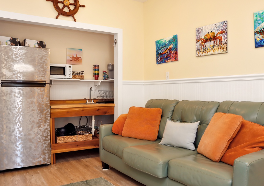 Ground Floor Living Area - Kitchenette