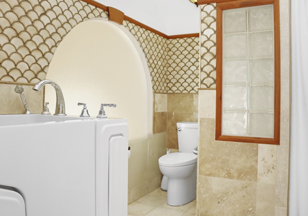 Upstairs Full Bathroom with Tub