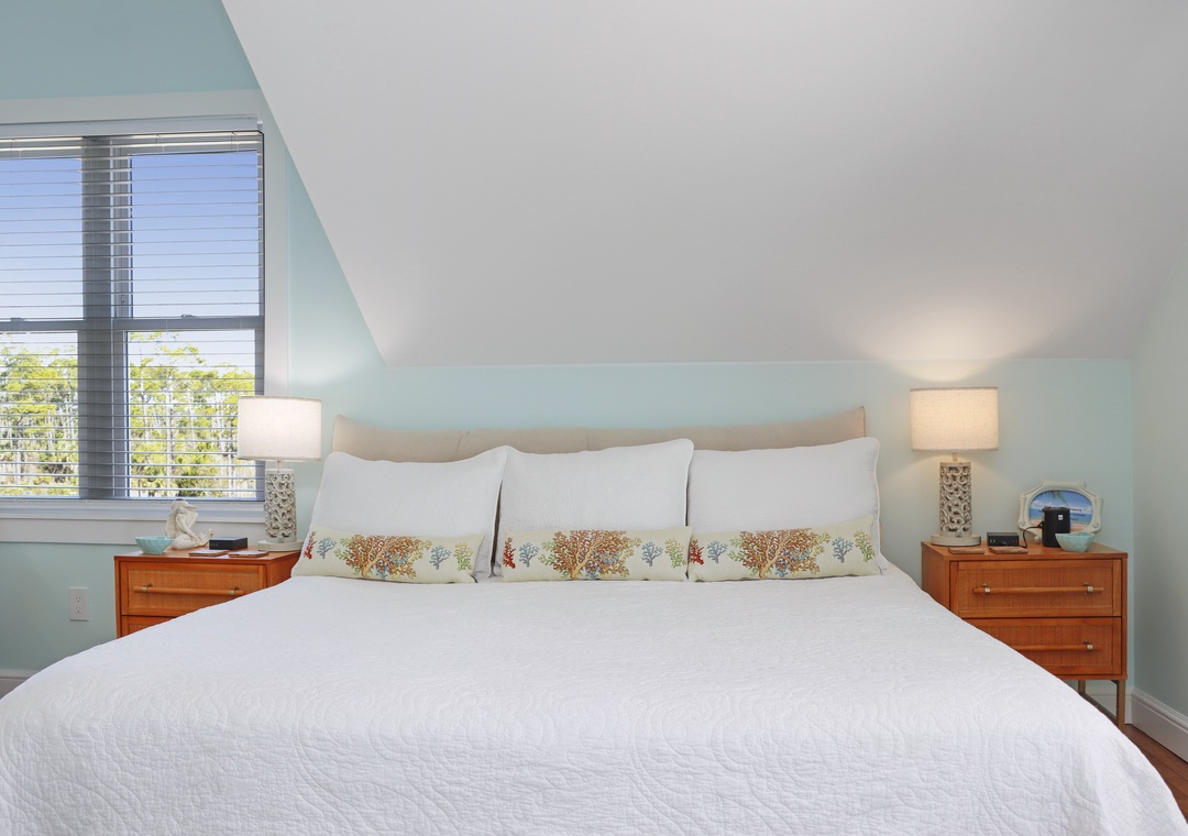 Bedroom 3 - King Bed