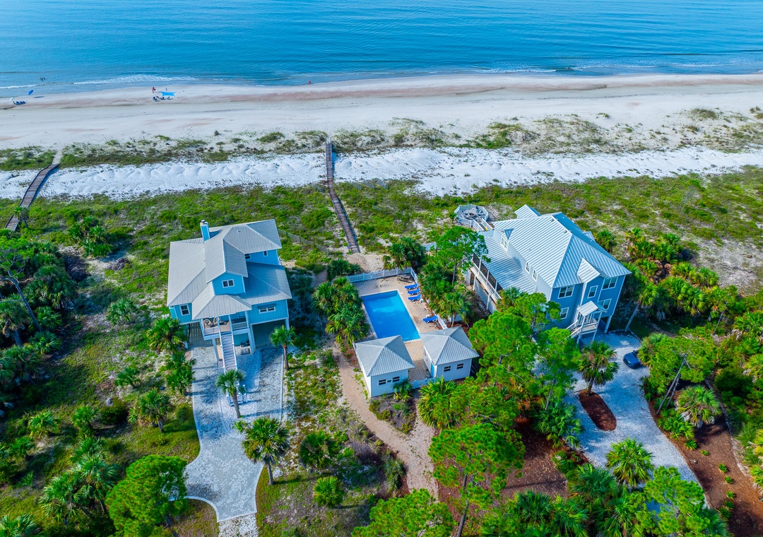 Community Beachfront Pool