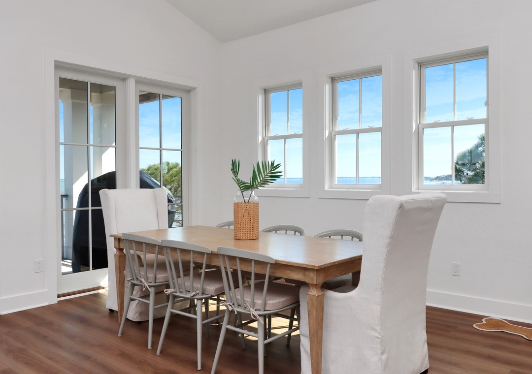 Bay Front Dining Area